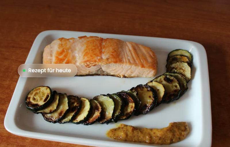 Lachs mit Zucchini und Naturreis